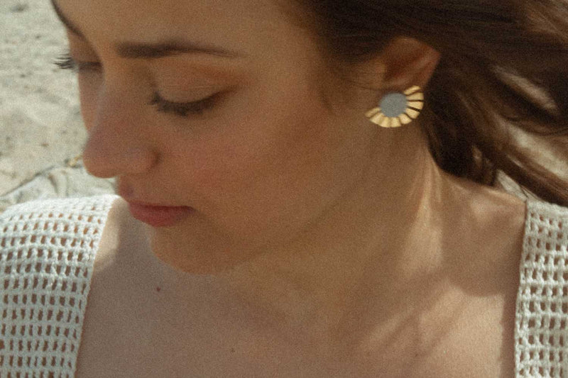 Lia B Pendientes Hathor lila